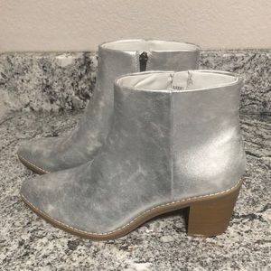 Universal Threads Women's Malby Low Shaft Heeled Boots size 11 EUC